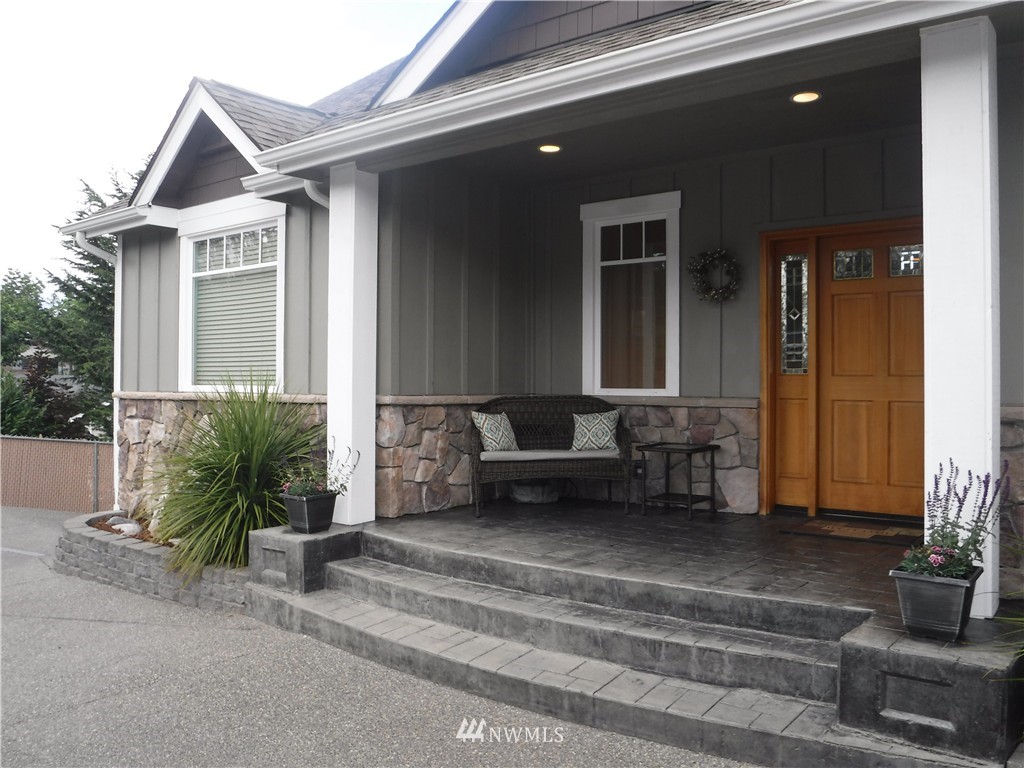 11375 Southeast Sedgwick Road Port Orchard, WA 98366 - Photo 4 of 25 Gallery Image 4