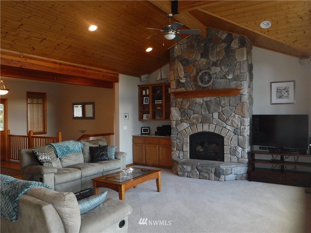 11375 Southeast Sedgwick Road Port Orchard, WA 98366 - Photo 6 of 25 Gallery Image 6