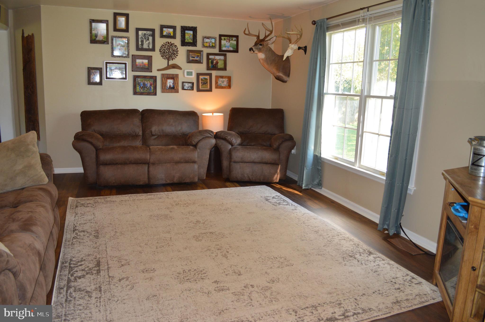3137 Bullfrog Road Taneytown, MD 21787 - Photo 6 of 18 Formal Living Room