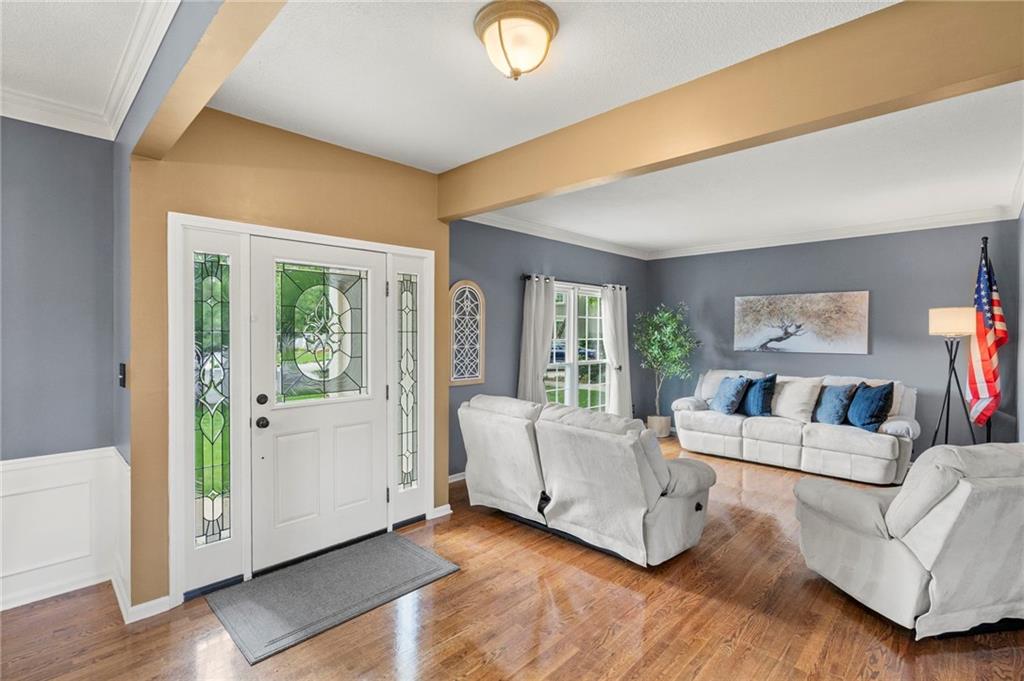12811 Reeder Street Overland Park, KS 66213 - Photo 4 of 53