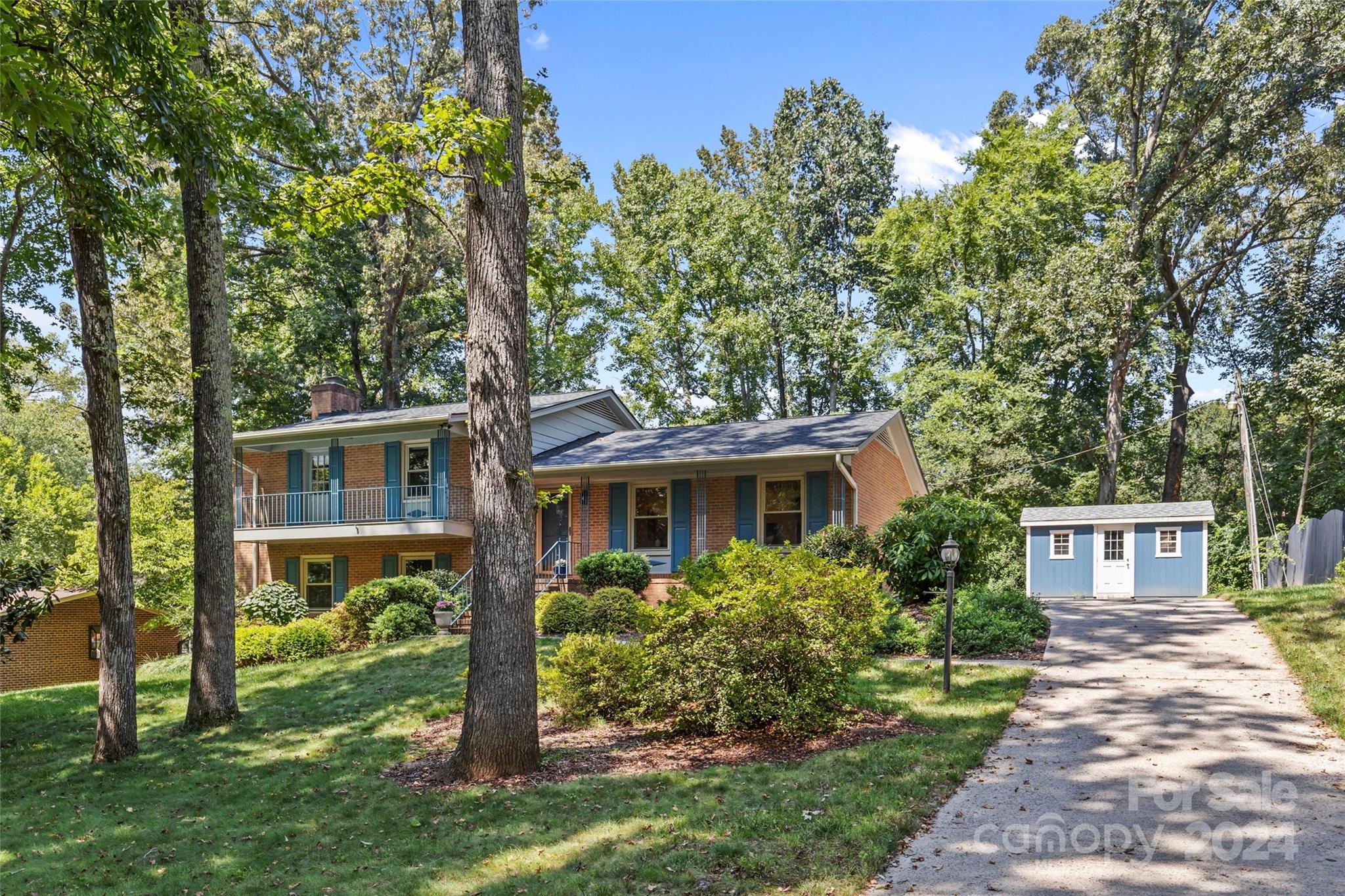 1214 Turnbridge Road Charlotte, NC 28226 - Photo 3 of 48 Gallery Image 3