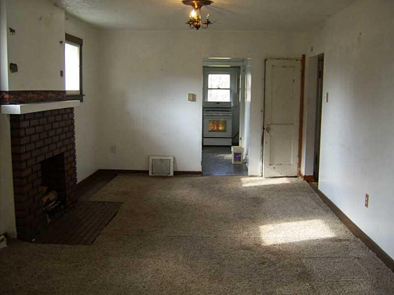 201 Pine Run Road Freedom, PA 15042 - Photo 6 of 16 Living Room.