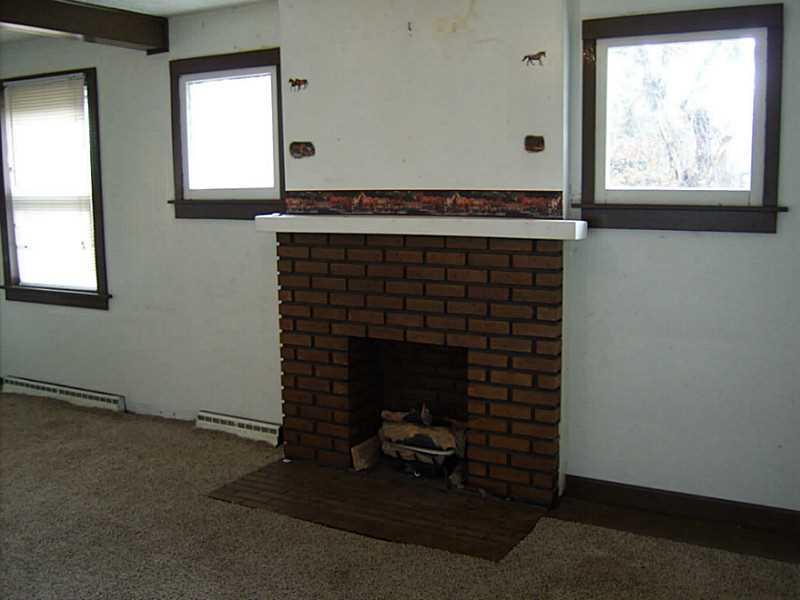 201 Pine Run Road Freedom, PA 15042 - Photo 8 of 16 Living Room.