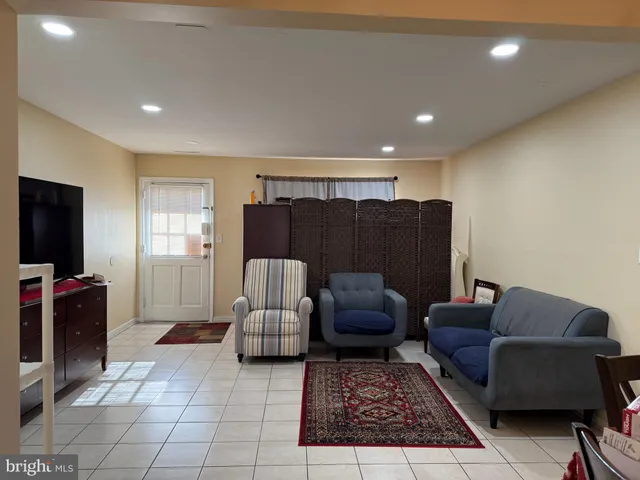 $2,000 | 47 Garden View Terrace, Unit 11, East Windsor, NJ 08520