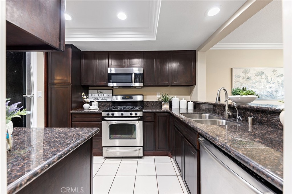 555 Canyon Hill Road San Dimas, CA 91773 - Photo 11 of 36