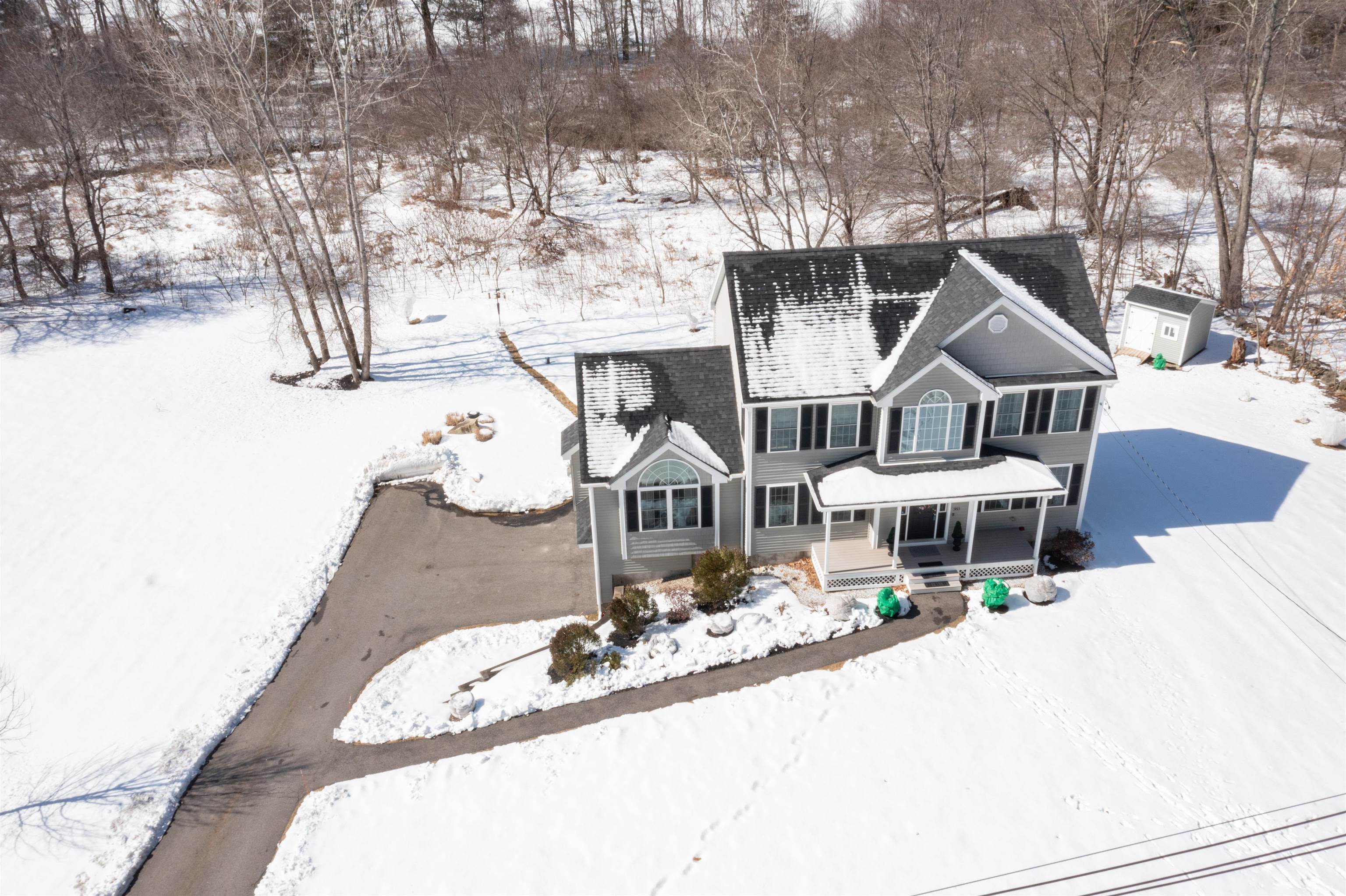 383 Mammoth Road Pelham, NH 03076 - Photo 3 of 23