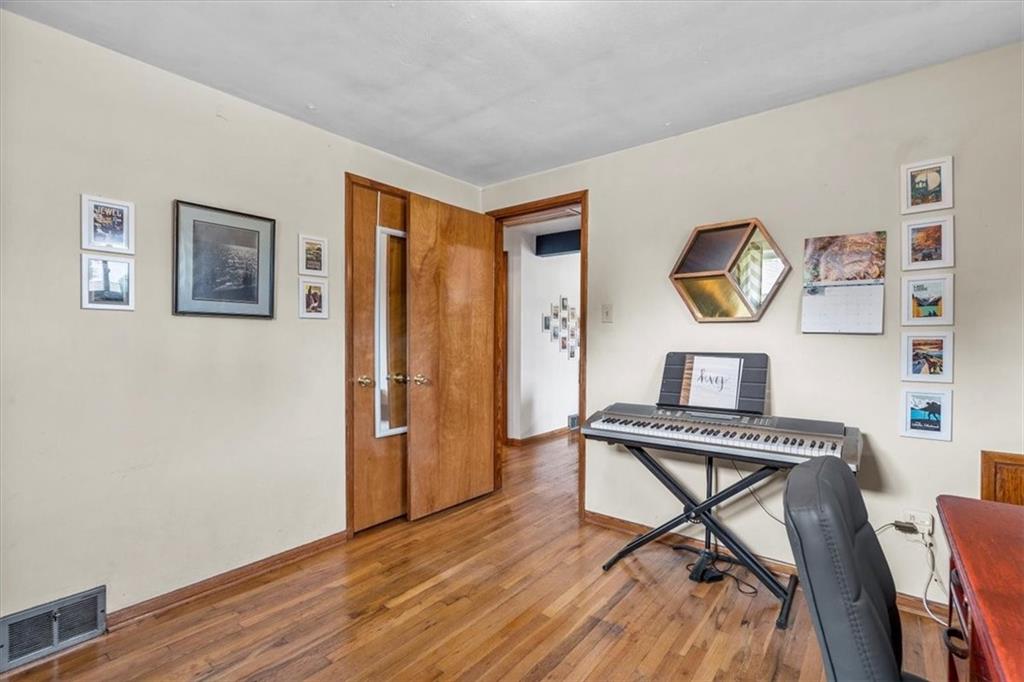 226 Barbara Drive McKees Rocks, PA 15136 - Photo 17 of 26 Gallery Image 17
