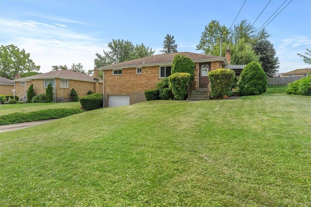 226 Barbara Drive McKees Rocks, PA 15136 - Photo 2 of 26 Gallery Image 2