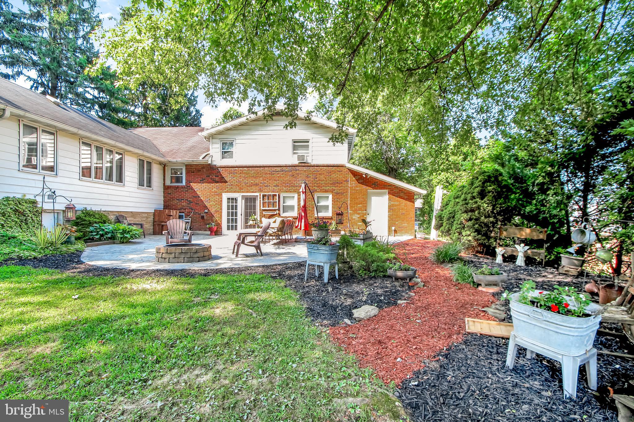 633 Locust Grove Road York, PA 17402 - Photo 5 of 58 Gallery Image 5