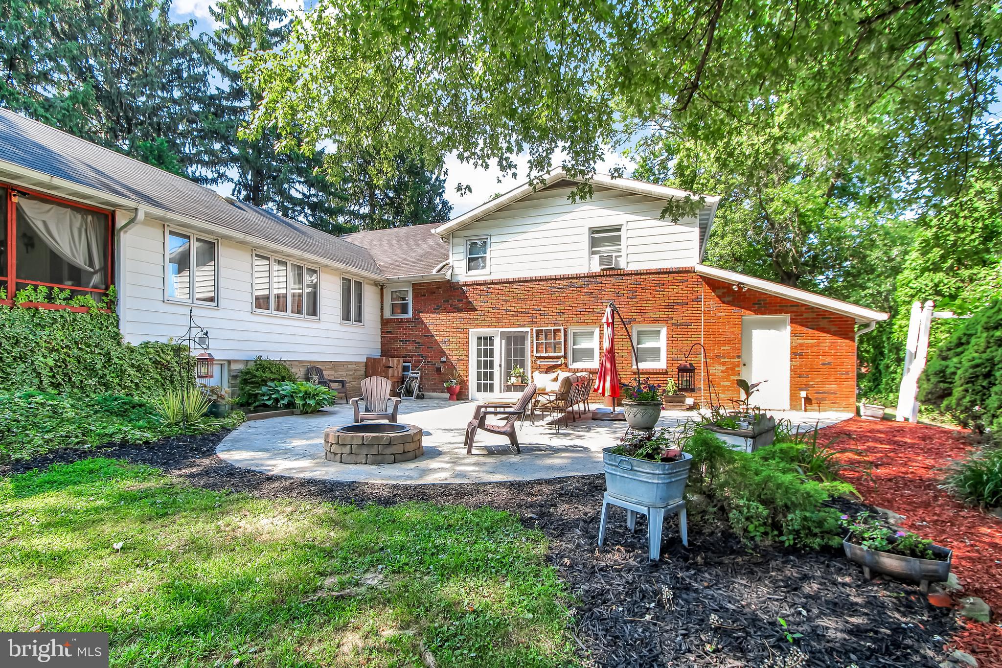 633 Locust Grove Road York, PA 17402 - Photo 6 of 58 Gallery Image 6