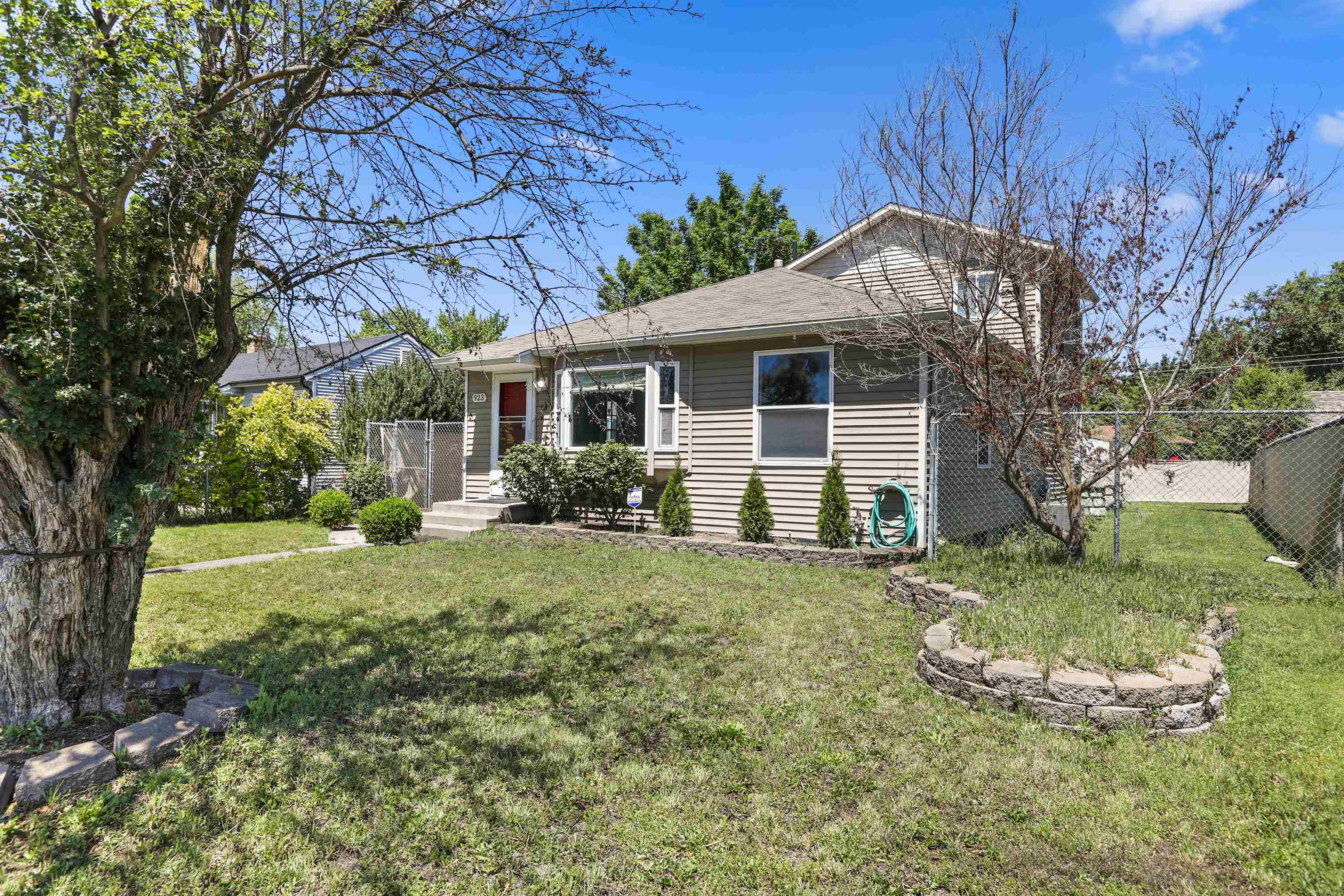 923 East Nebraska Avenue Spokane, WA 99208 - Photo 8 of 25