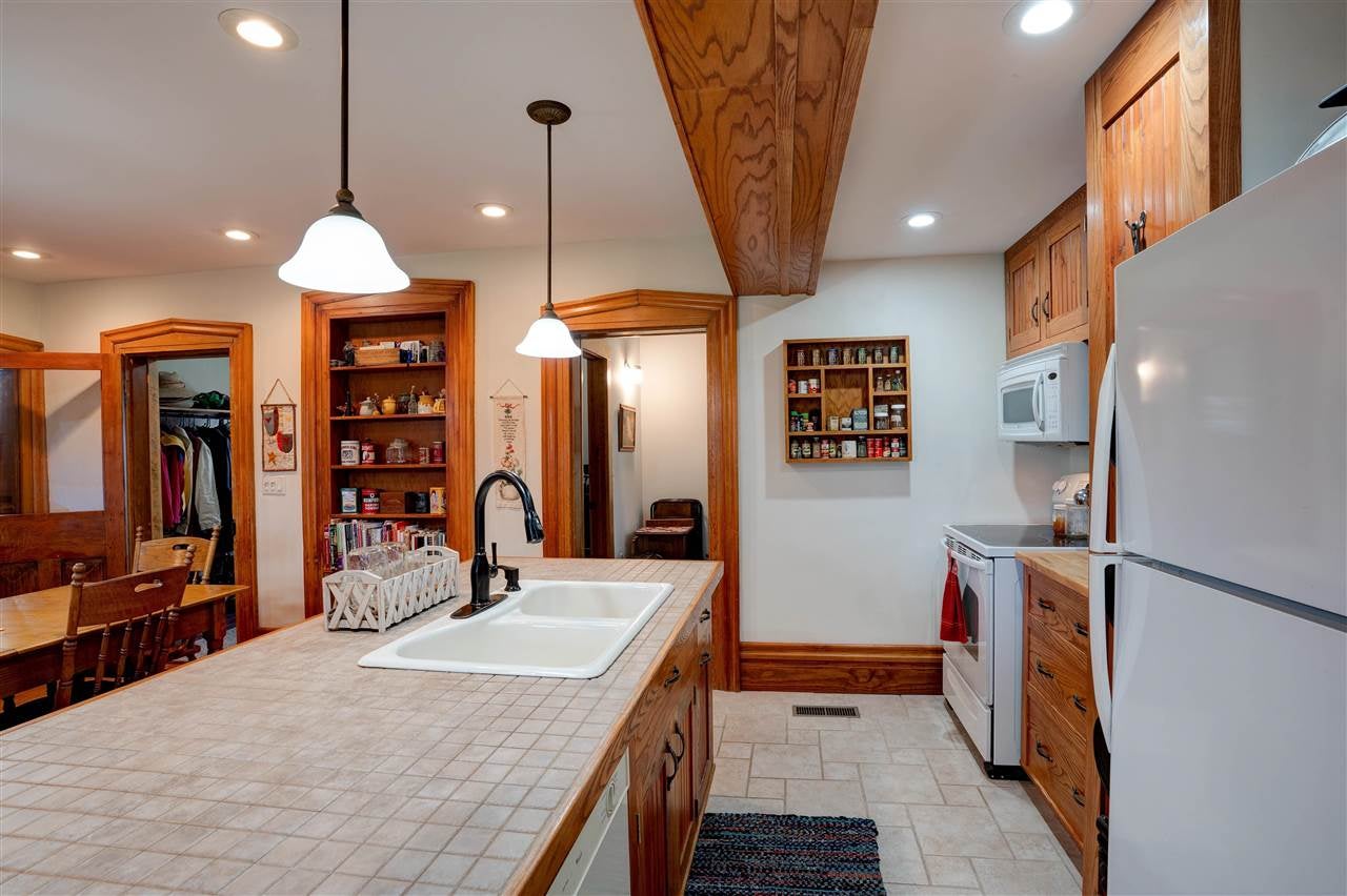 356 McClelland Road Mount Vernon, IA 52314 - Photo 10 of 46 Gallery Image 10