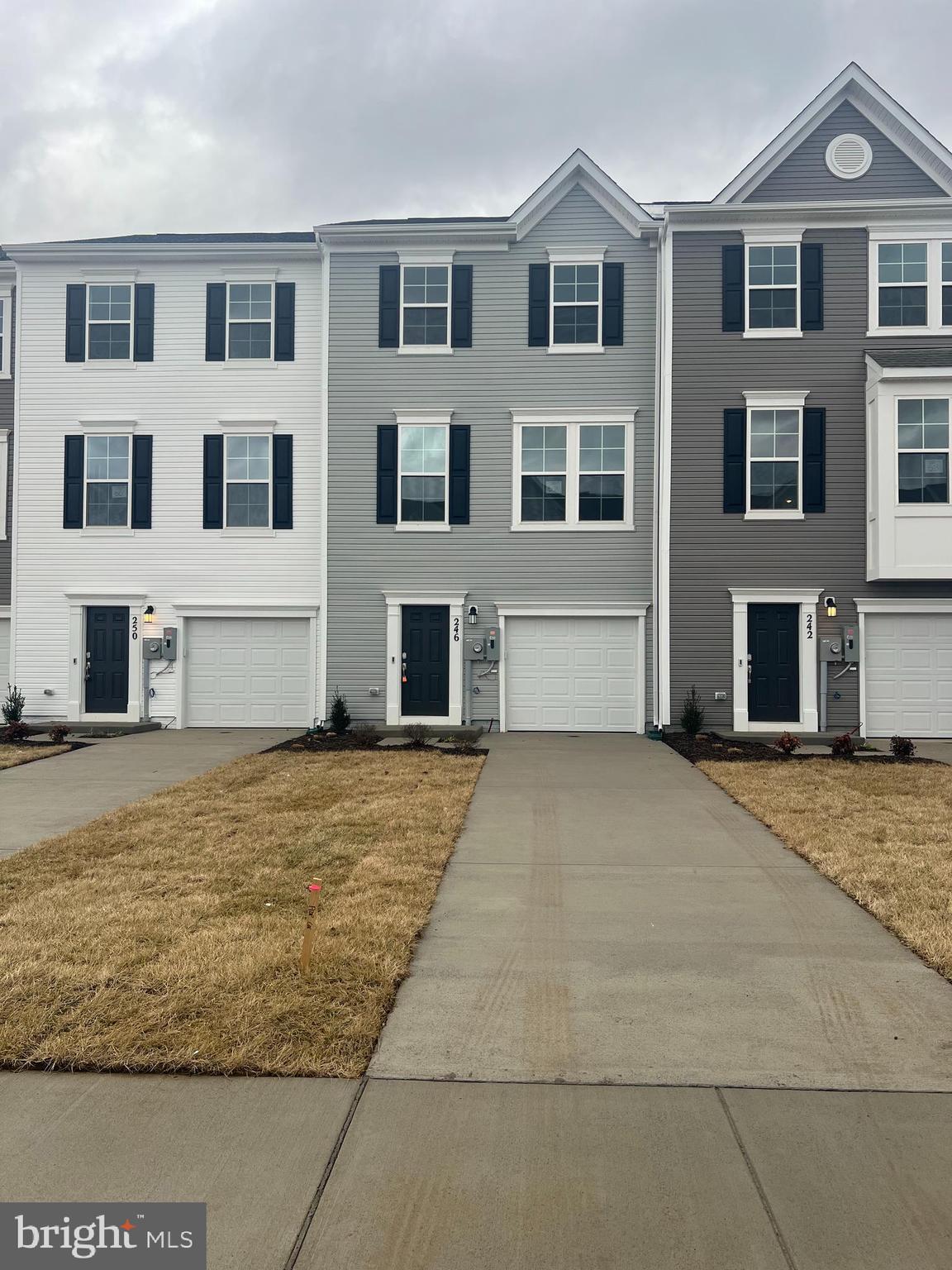 11 Gray Silver Road Inwood, WV 25428 - Photo 2 of 27