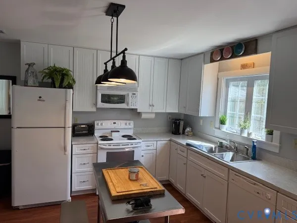 $569,900 | 193 Deep Water Lane, Reedville, VA 22539