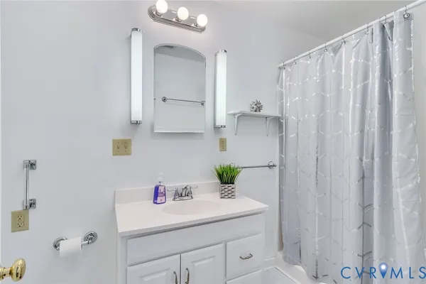 $569,900 | 193 Deep Water Lane, Reedville, VA 22539