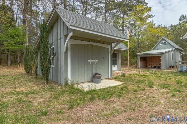 $569,900 | 193 Deep Water Lane, Reedville, VA 22539