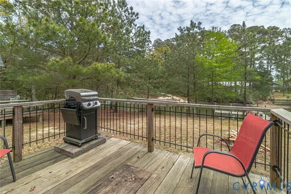 $569,900 | 193 Deep Water Lane, Reedville, VA 22539