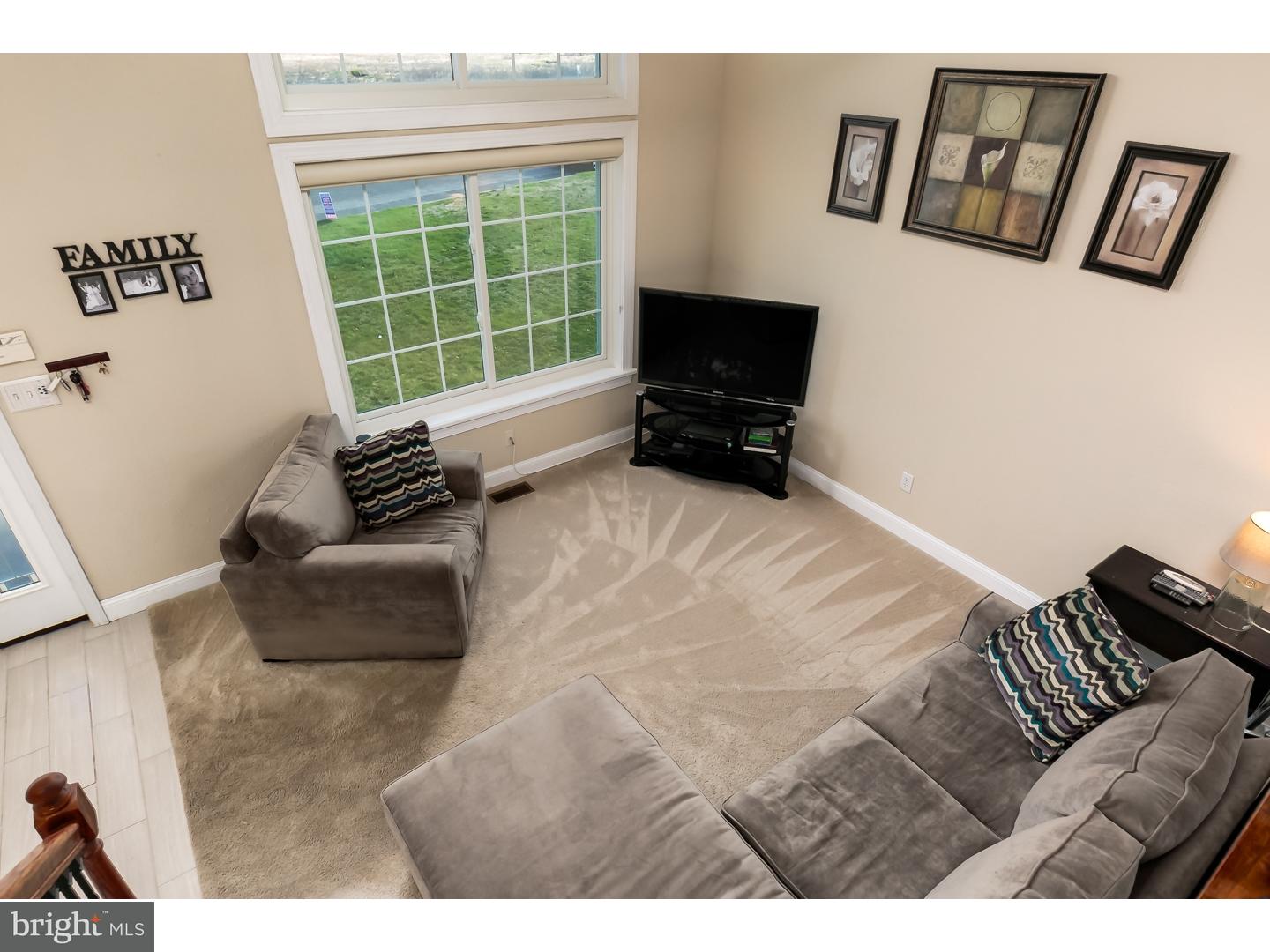 314 Harrison Street Riverside, NJ 08075 - Photo 5 of 25 Living Room