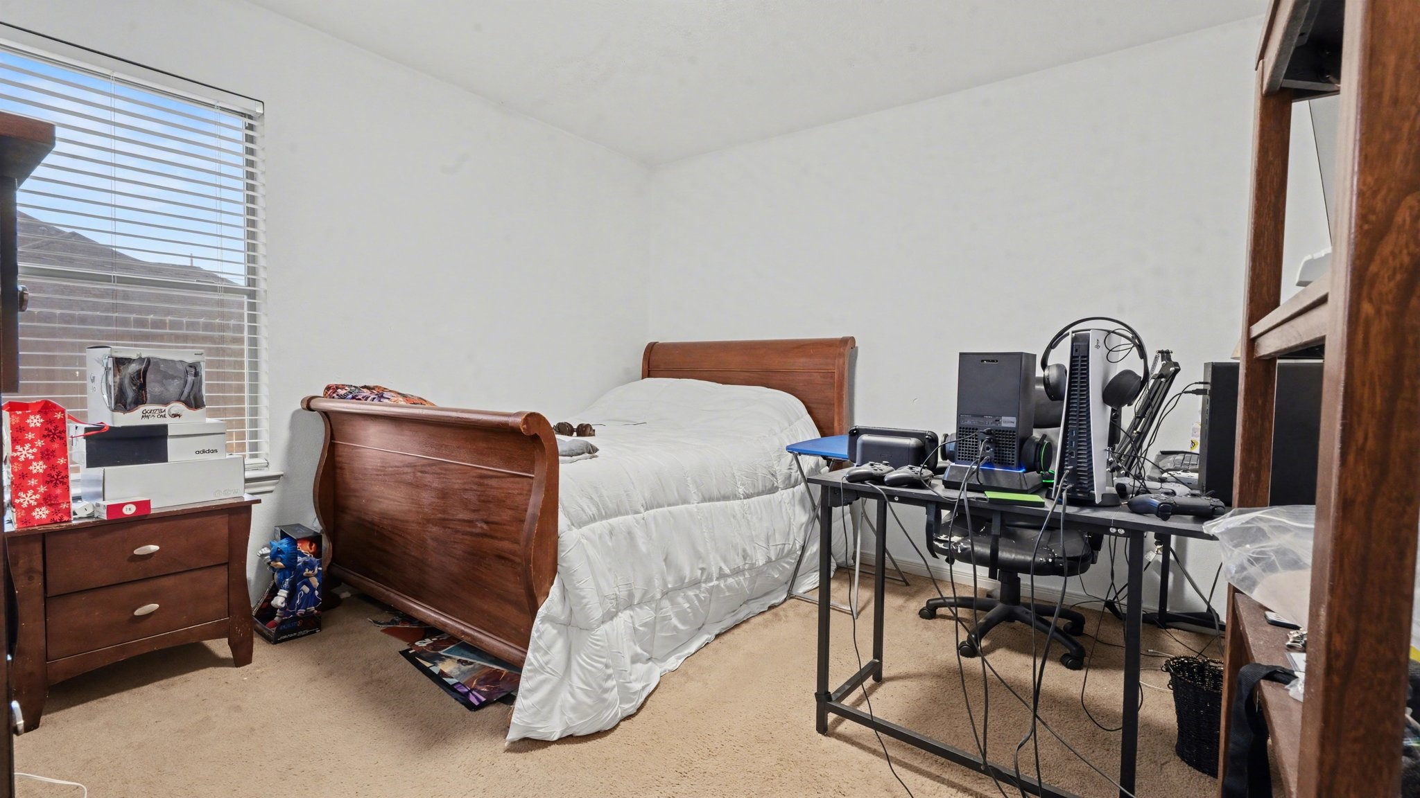 210 Milo Street Dayton, TX 77535 - Photo 18 of 24 3rd of 3 spare bedrooms