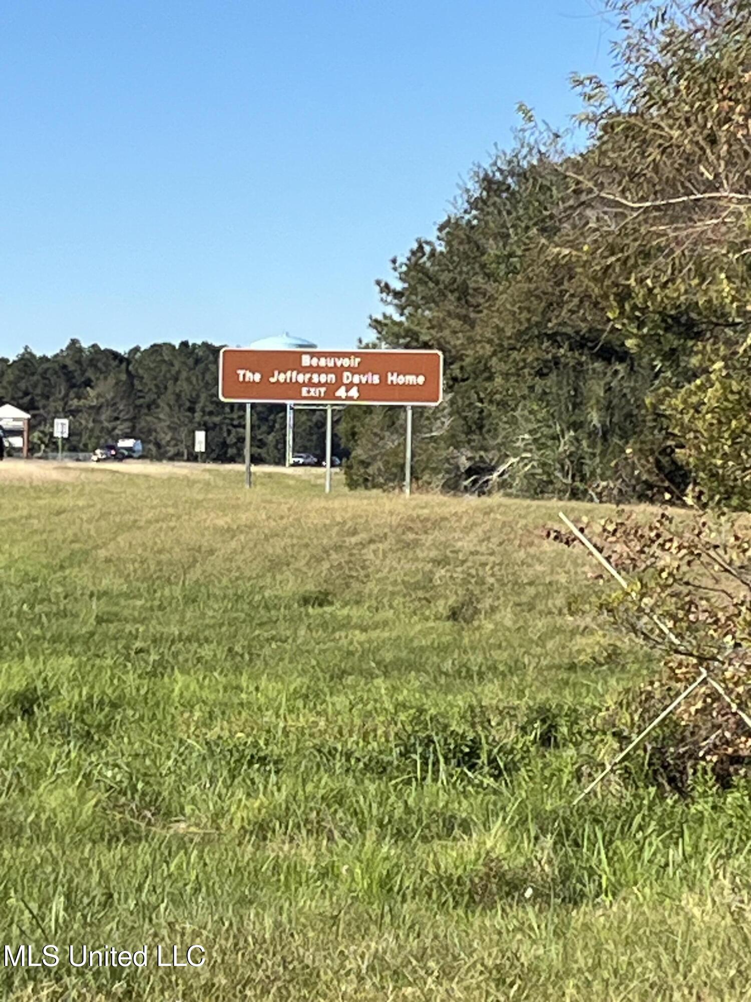 5203 West Gay Road D'Iberville, MS 39540 - Photo 3 of 7 IMG_5017