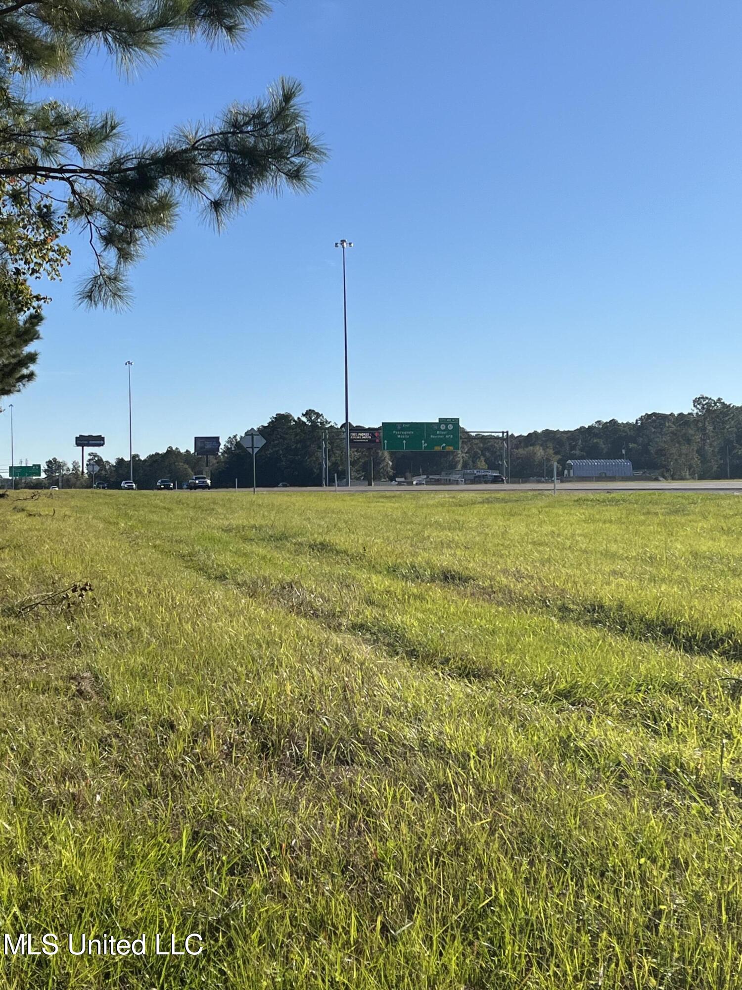 5203 West Gay Road D'Iberville, MS 39540 - Photo 5 of 7 IMG_5015