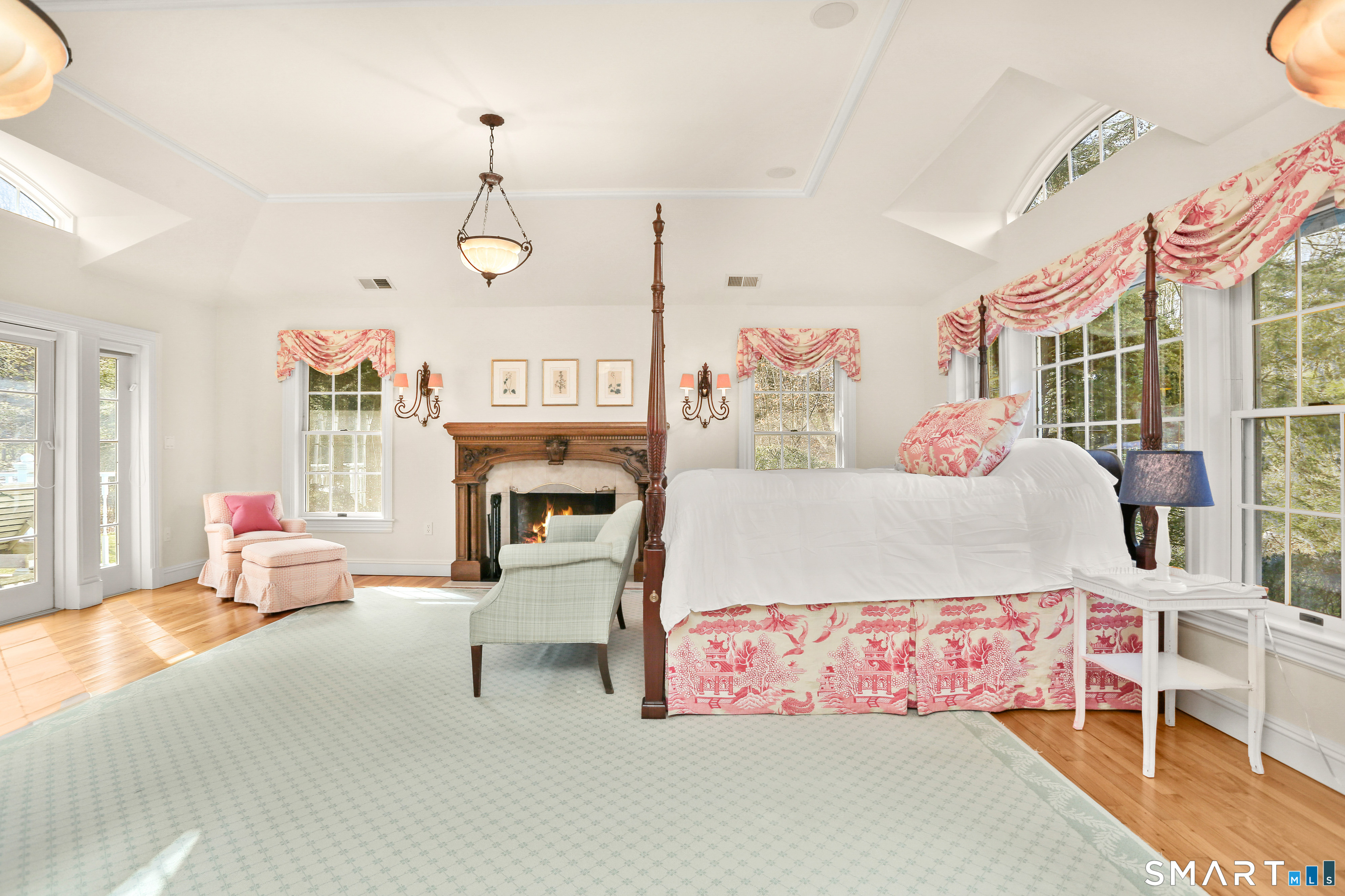 41 Lake Wind Road New Canaan, CT 06840 - Photo 13 of 38 a living room with furniture
