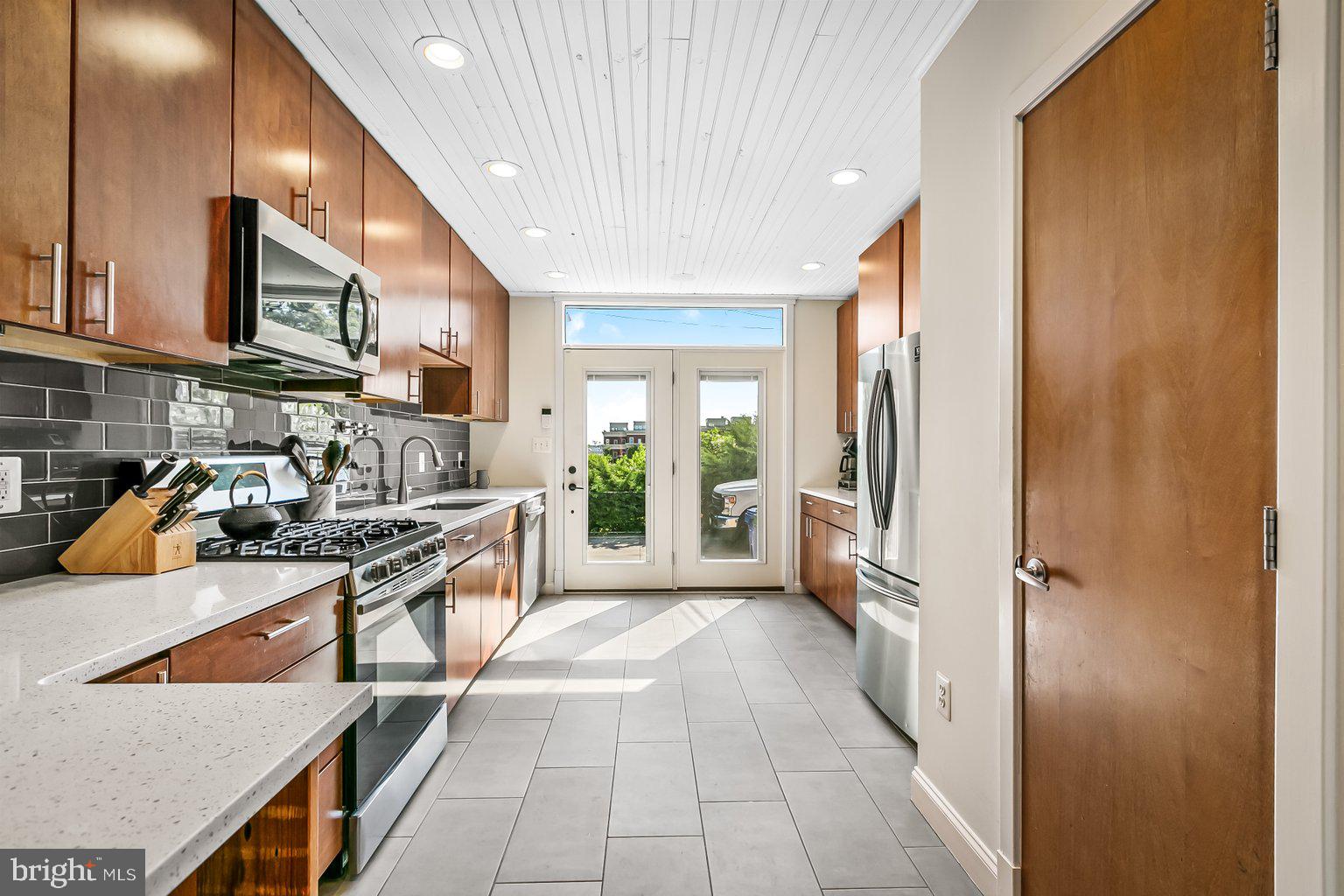 1243 Riverside Avenue Baltimore, MD 21230 - Photo 11 of 81 kitchen