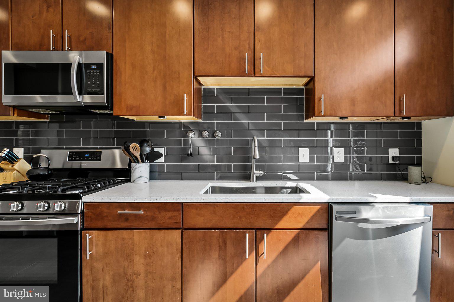 1243 Riverside Avenue Baltimore, MD 21230 - Photo 13 of 81 kitchen