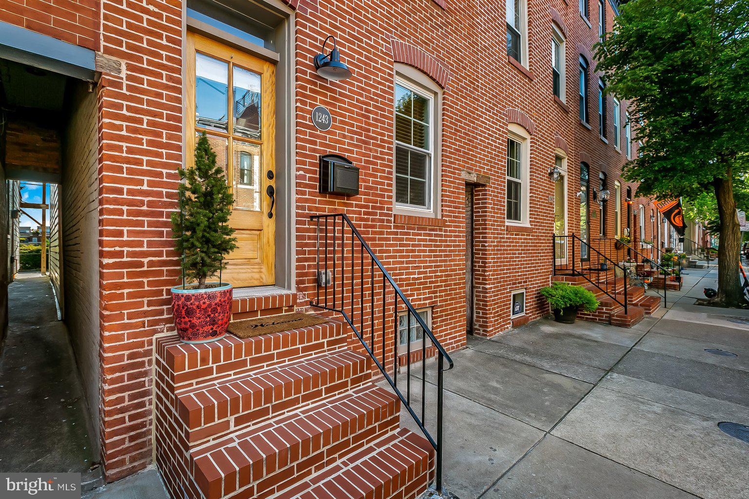 1243 Riverside Avenue Baltimore, MD 21230 - Photo 2 of 81