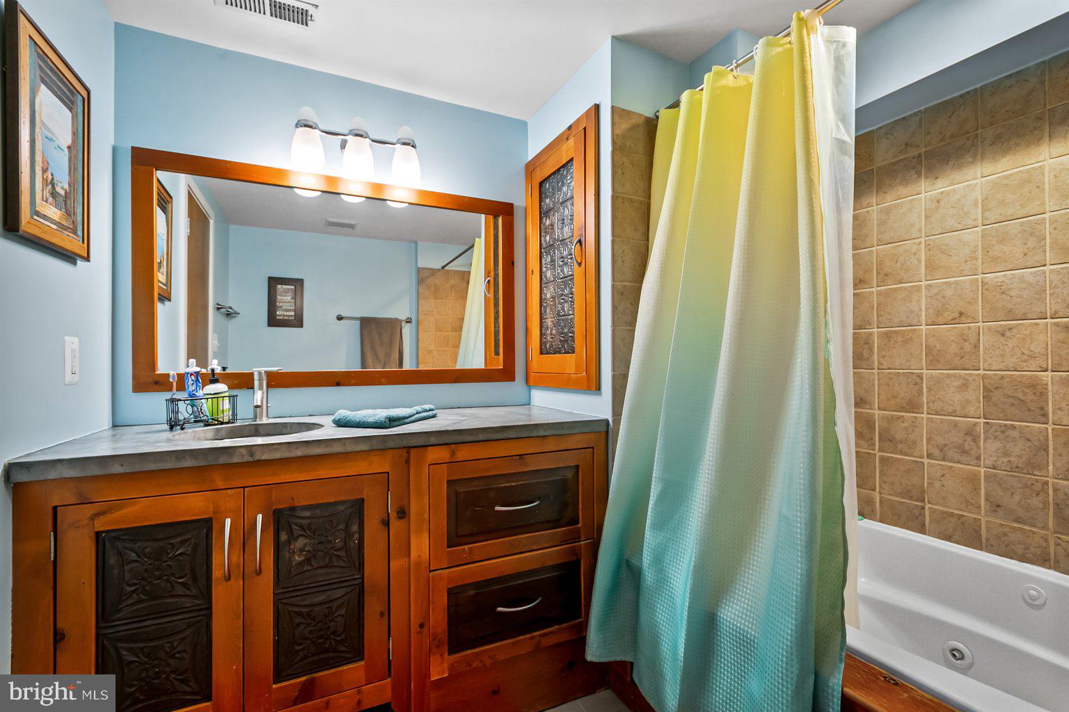 1243 Riverside Avenue Baltimore, MD 21230 - Photo 26 of 81 2nd floor hall bathroom