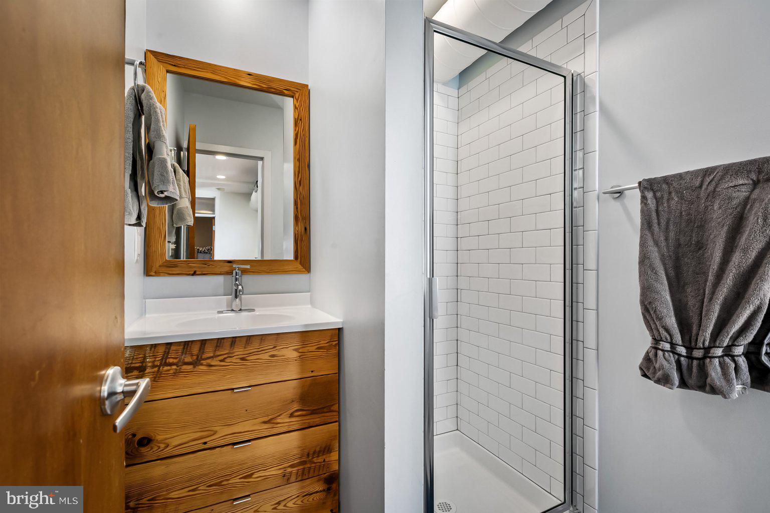 1243 Riverside Avenue Baltimore, MD 21230 - Photo 36 of 81 3rd floor hall bathroom