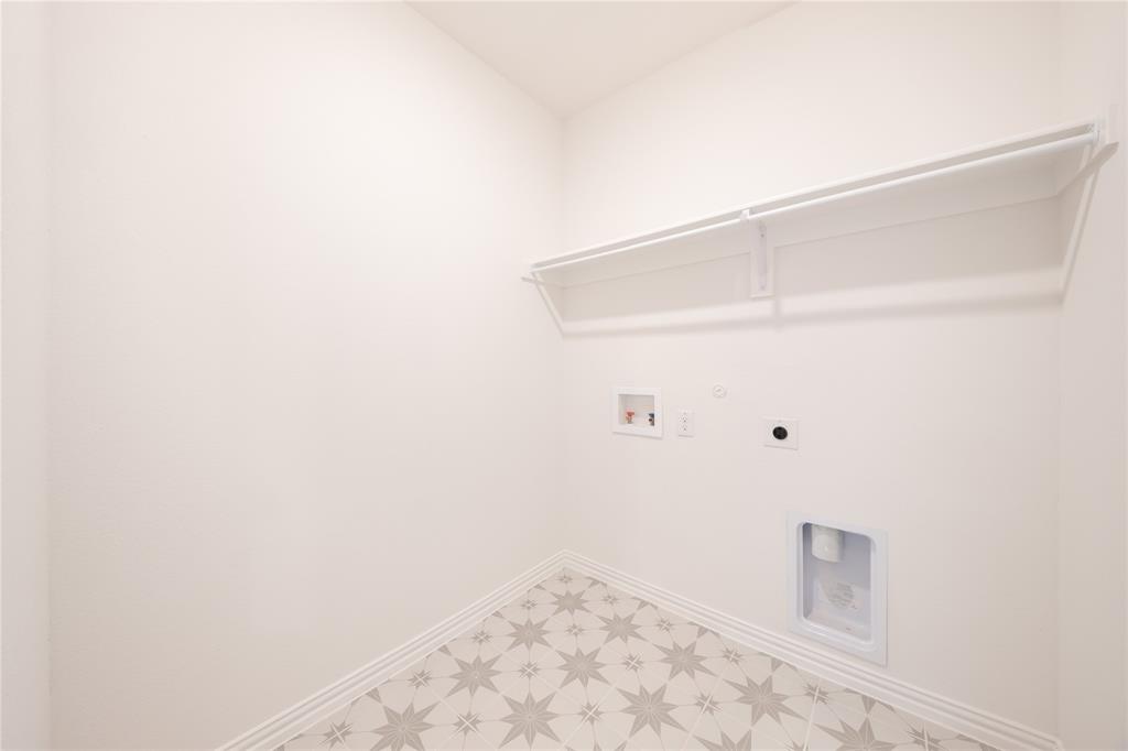 1413 Sun Gdn Way Justin, TX 76247 - Photo 32 of 36 a view of small space