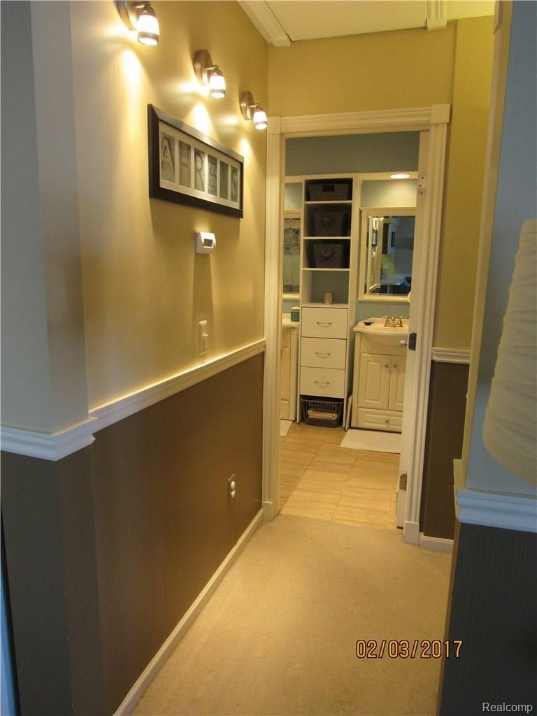 3585 Rush Lake Road Pinckney, MI 48169 - Photo 23 of 29 Hallway