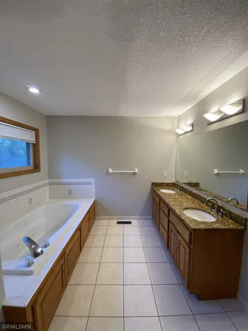 $3,250 | 3572 Bailey Ridge Alcove, Woodbury, MN 55125