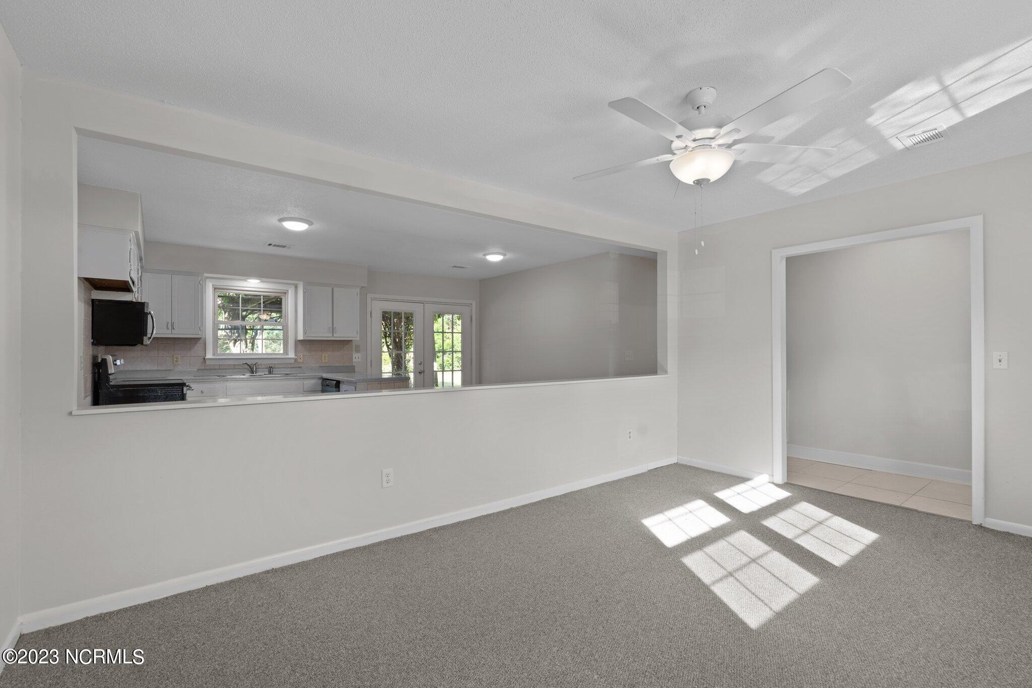 534 Cathay Road Wilmington, NC 28412 - Photo 4 of 28 36-web-or-mls-DSC08771