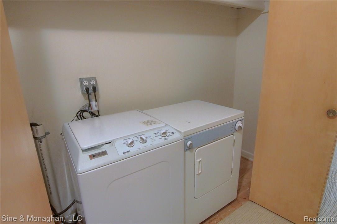 886 Harcourt Road Grosse Pointe, MI 48230 - Photo 31 of 39 888_Laundry_Room.jpg