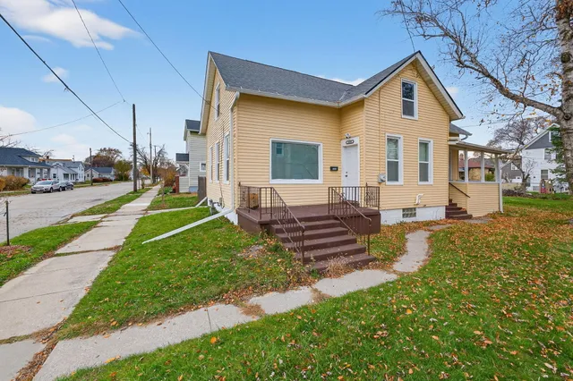 $199,000 | 1609 St Clair Street, Racine, WI 53402