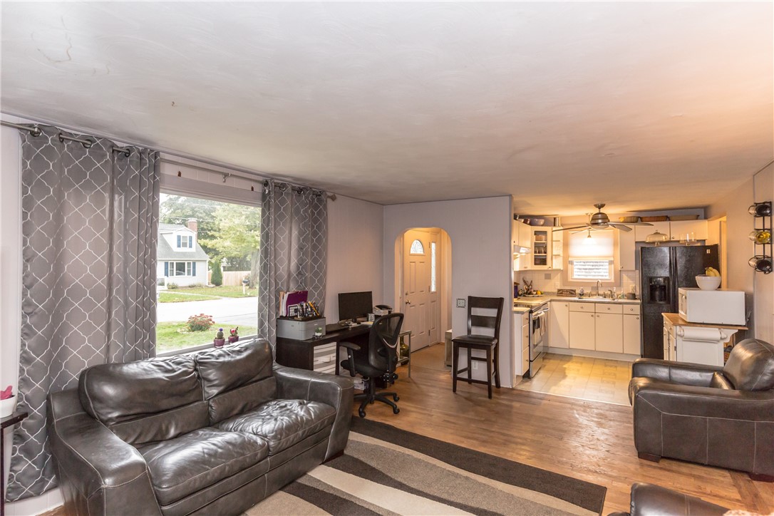 9 Tucker Road Smithfield, RI 02828 - Photo 8 of 46