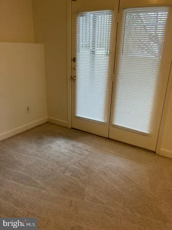 $3,200 | 6142 Joust Lane, Alexandria, VA 22315