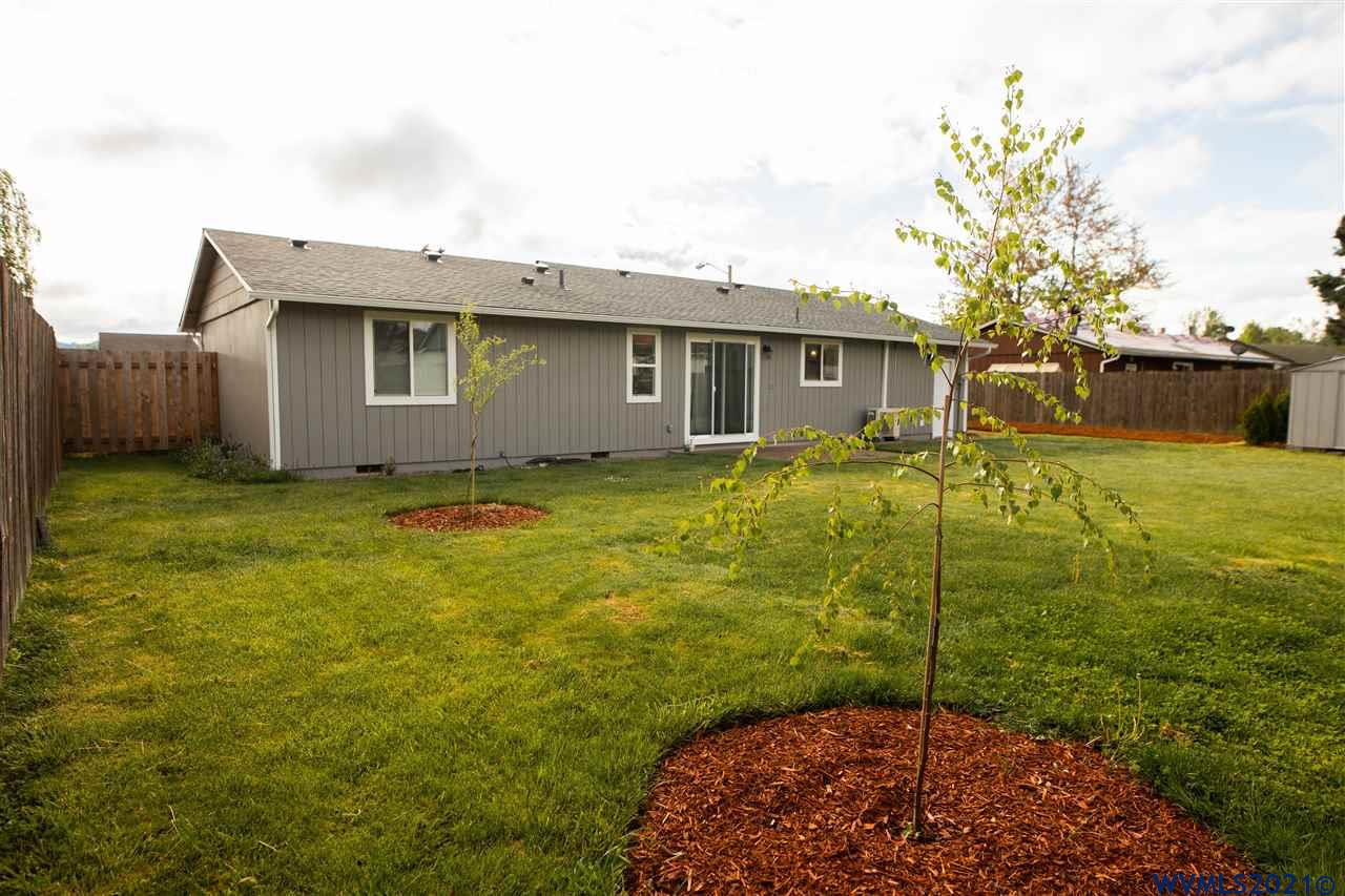 1244 Hemlock Loop Independence, OR 97351 - Photo 6 of 23 Gallery Image 6