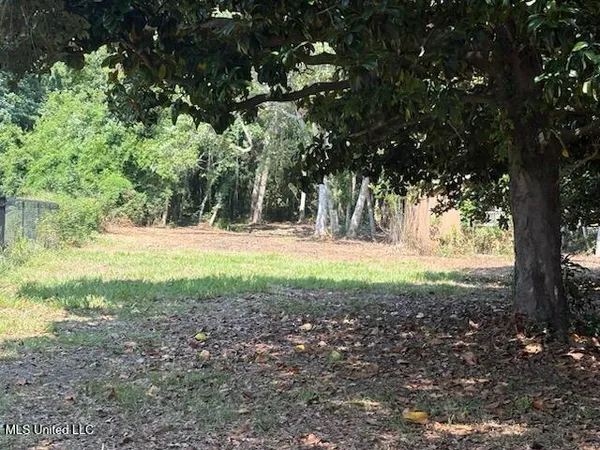 $114,000 | Camelia Dr Pass, Pass Christian, MS 39571