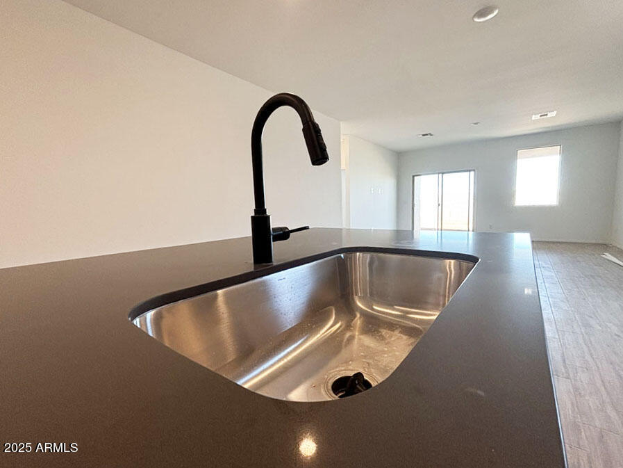 47734 West Moeller Road Maricopa, AZ 85139 - Photo 9 of 27 08 Quartz