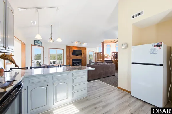 $1,100,000 | 1044 Whalehead Drive, Corolla, NC 27927