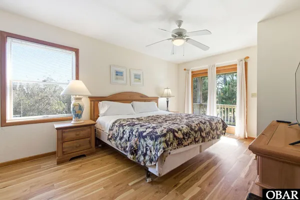 $1,100,000 | 1044 Whalehead Drive, Corolla, NC 27927