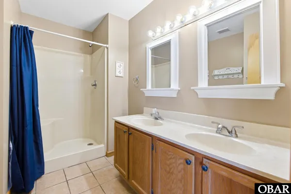 $1,100,000 | 1044 Whalehead Drive, Corolla, NC 27927