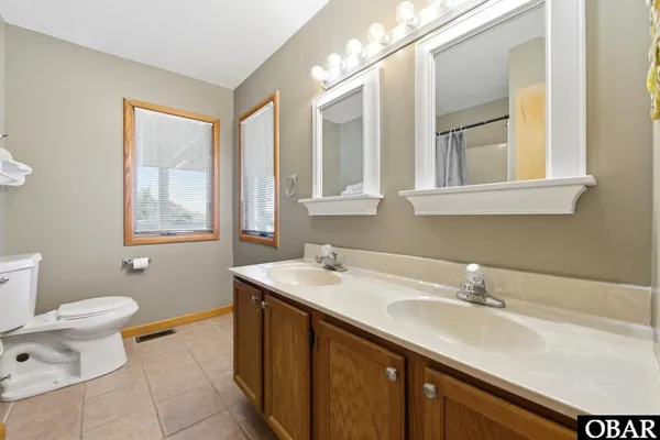 $1,100,000 | 1044 Whalehead Drive, Corolla, NC 27927