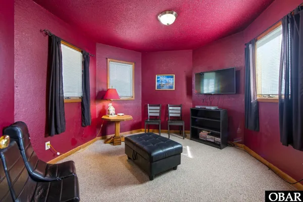 $1,100,000 | 1044 Whalehead Drive, Corolla, NC 27927