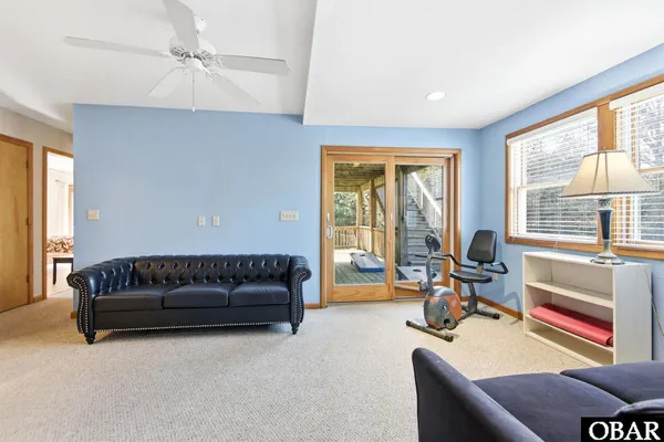 $1,100,000 | 1044 Whalehead Drive, Corolla, NC 27927