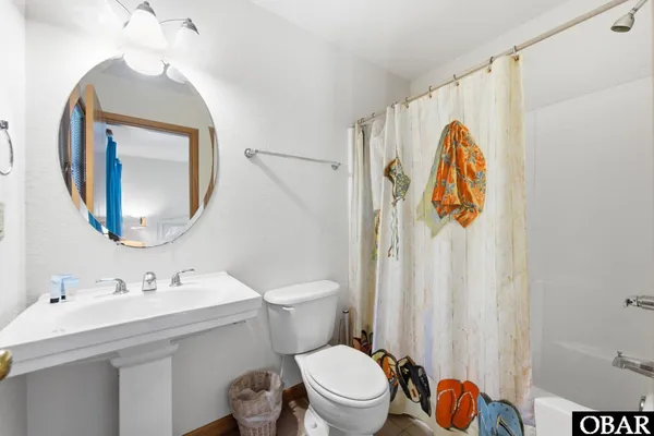 $1,100,000 | 1044 Whalehead Drive, Corolla, NC 27927