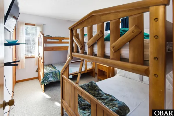 $1,100,000 | 1044 Whalehead Drive, Corolla, NC 27927